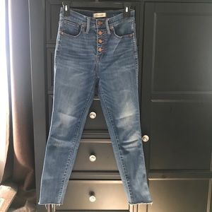 10” high rise skinny crop button fly